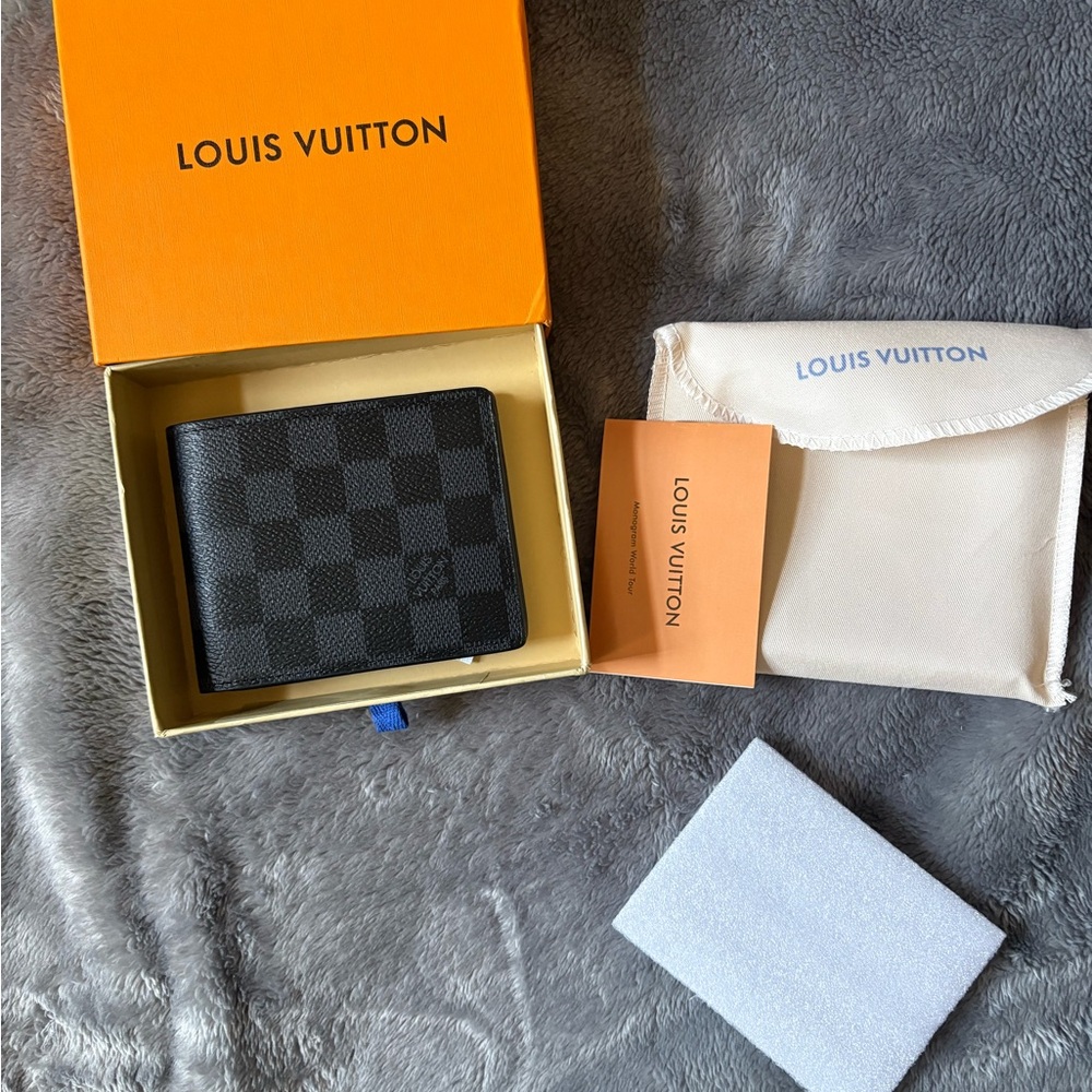 LV wallet men